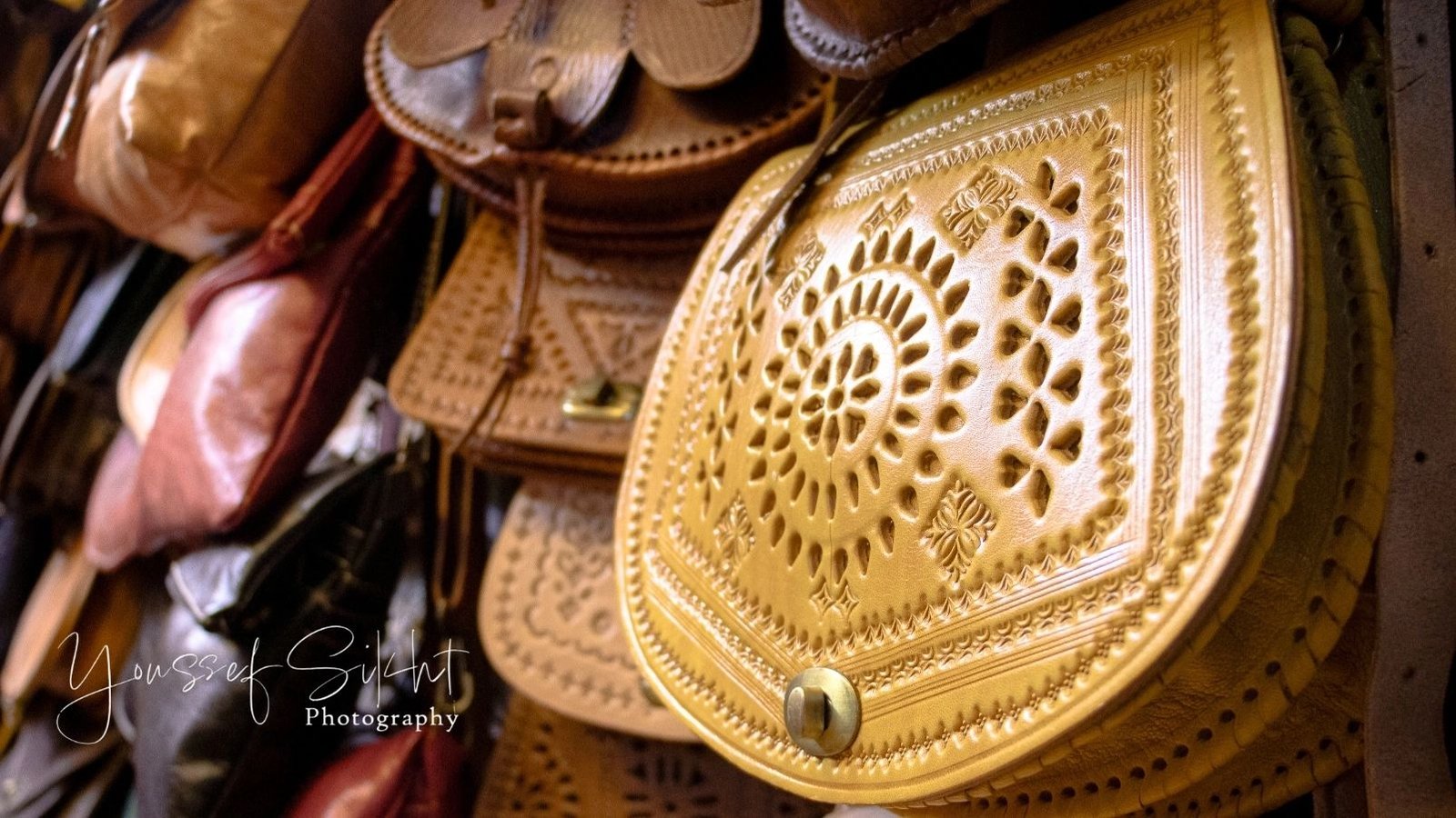 moroccan leatherwork fez