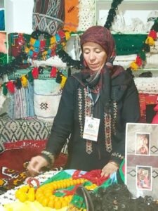 Sfia Otmani: The vibrant soul of Moroccan Weaving in the Atlas Mountains Moroccan weaving fair fez