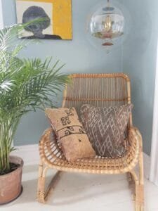 Choosing the Perfect Moroccan Berber Cushion: A Homeowner’s Guide Moroccan Berber cushion on chair